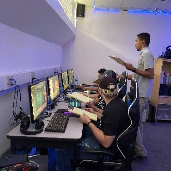 Esports Academy Instructor Damian Banks