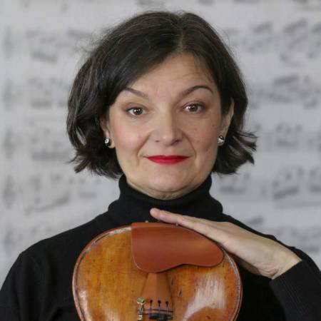 Ruxandra Marquardt on violin