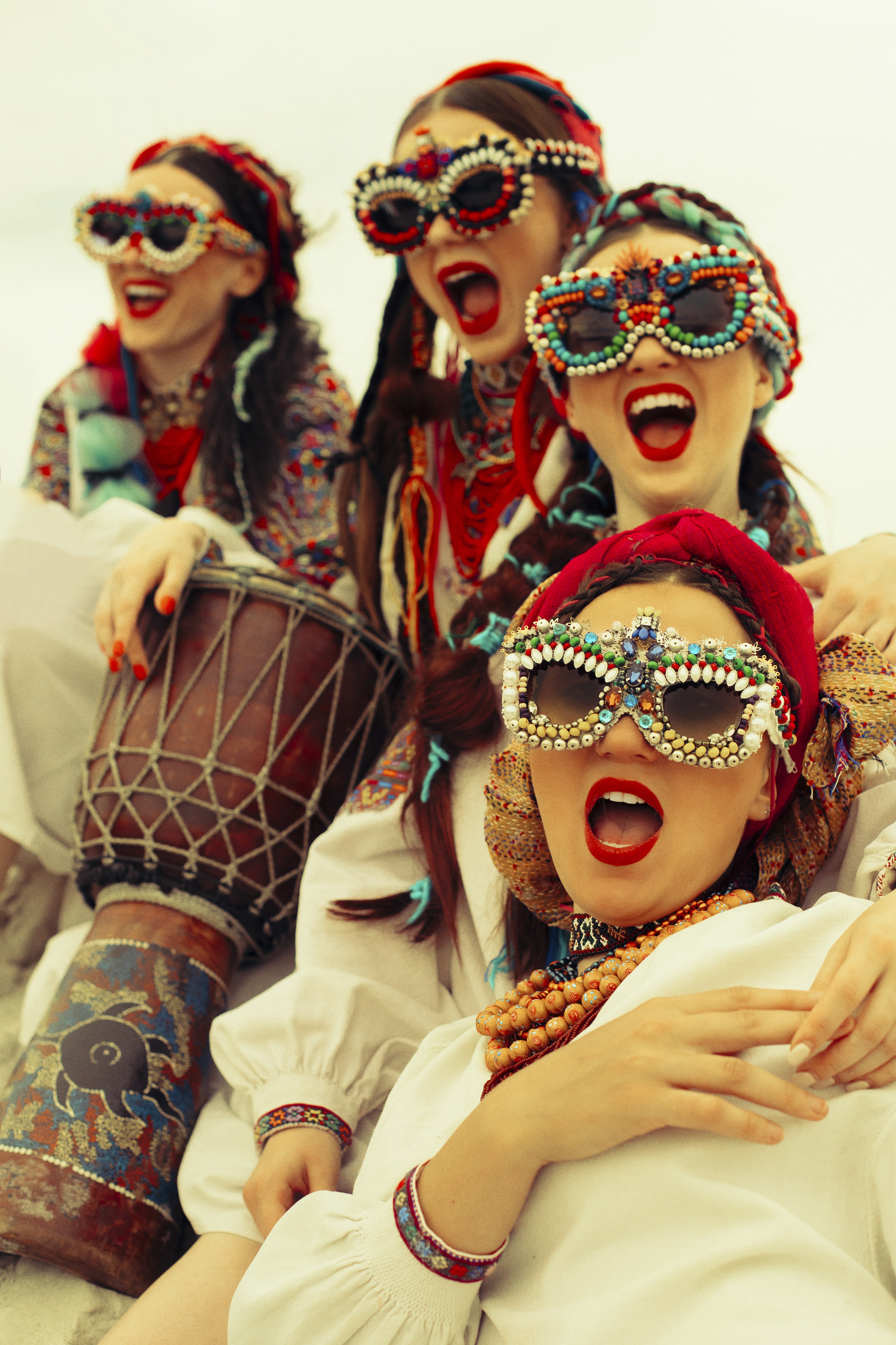 Yagody dancers in sunglasses
